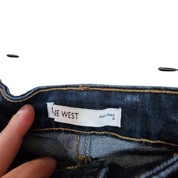 Nine West Kick Flare Jeans Distressed Hem Dark Wash Womens 8 - Picture 4 of 4